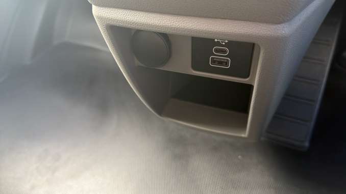 Ford Transit Custom 280 L1 Diesel Fwd 2.0 EcoBlue 136ps H1 Van Limited - Image 27